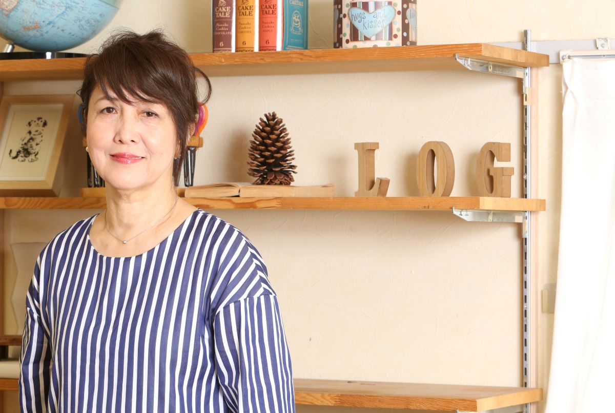 ログ・アトリエ代表 上田洋子